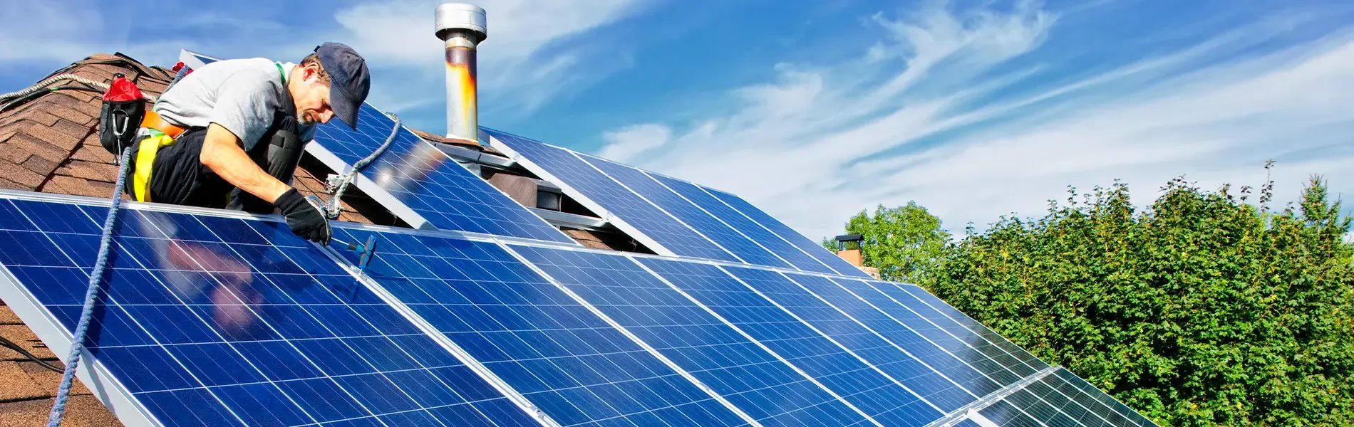 Solar-Pannel-On-Roof-